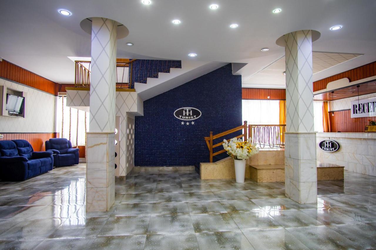 Hotel Turist Pucioasa Luaran gambar
