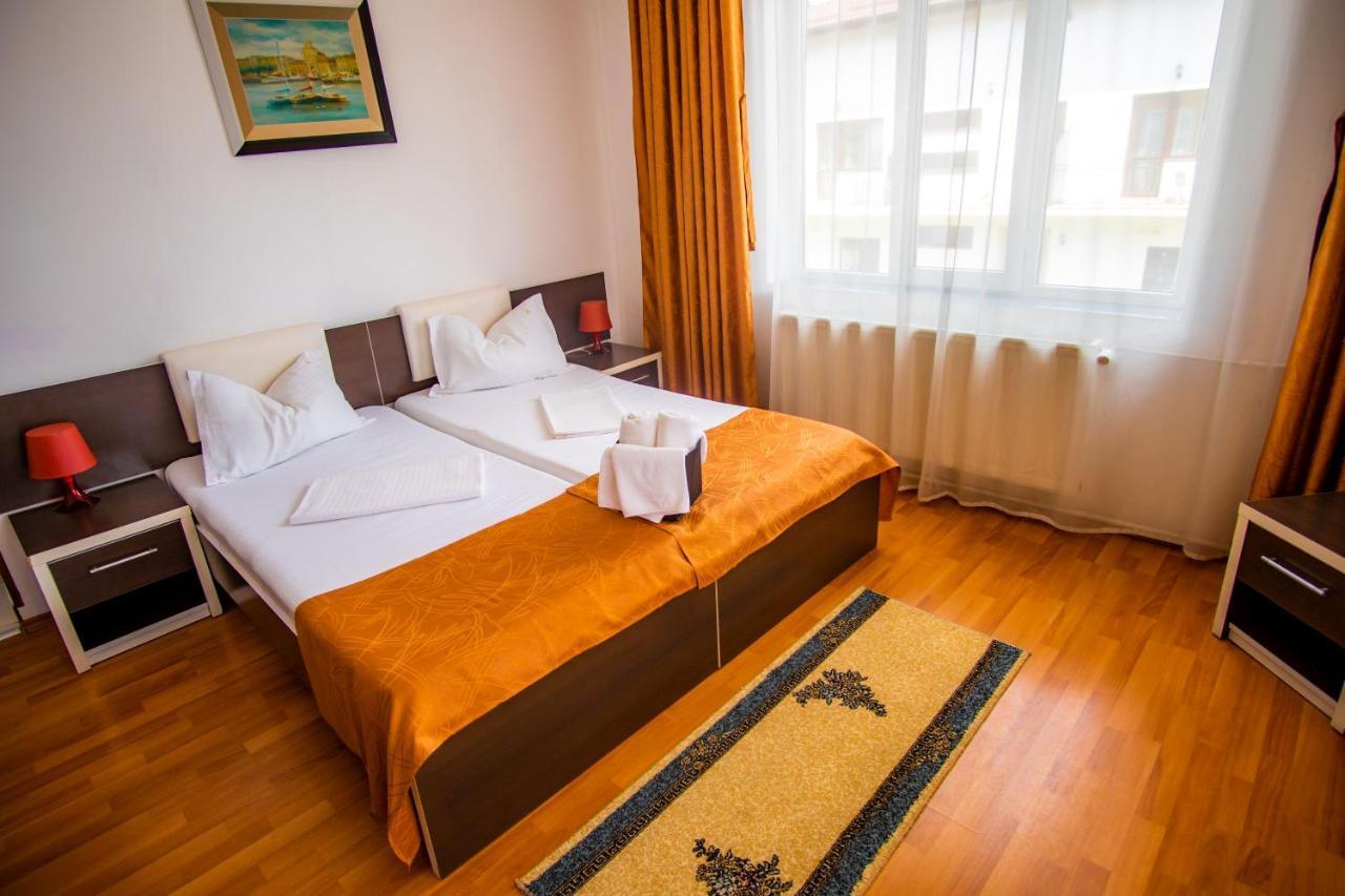 Hotel Turist Pucioasa Luaran gambar