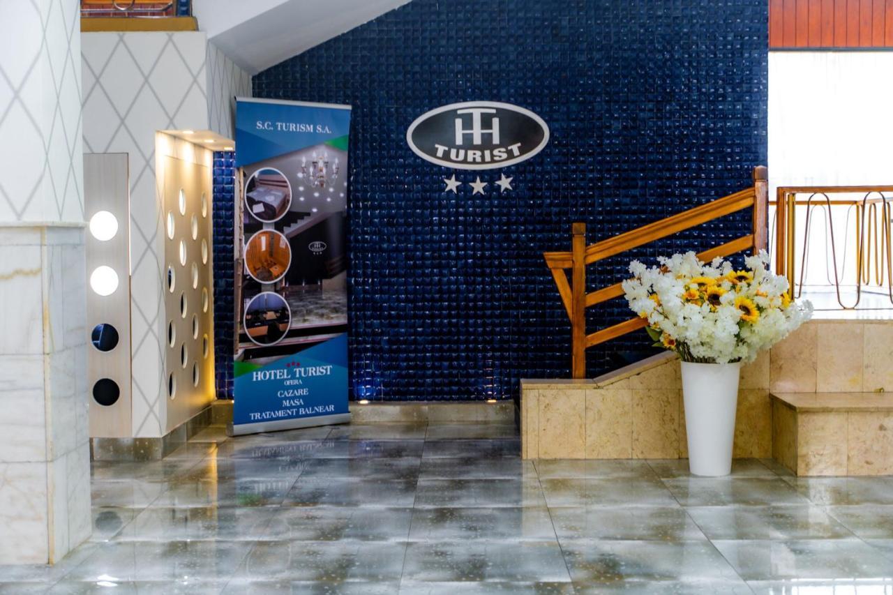Hotel Turist Pucioasa Luaran gambar