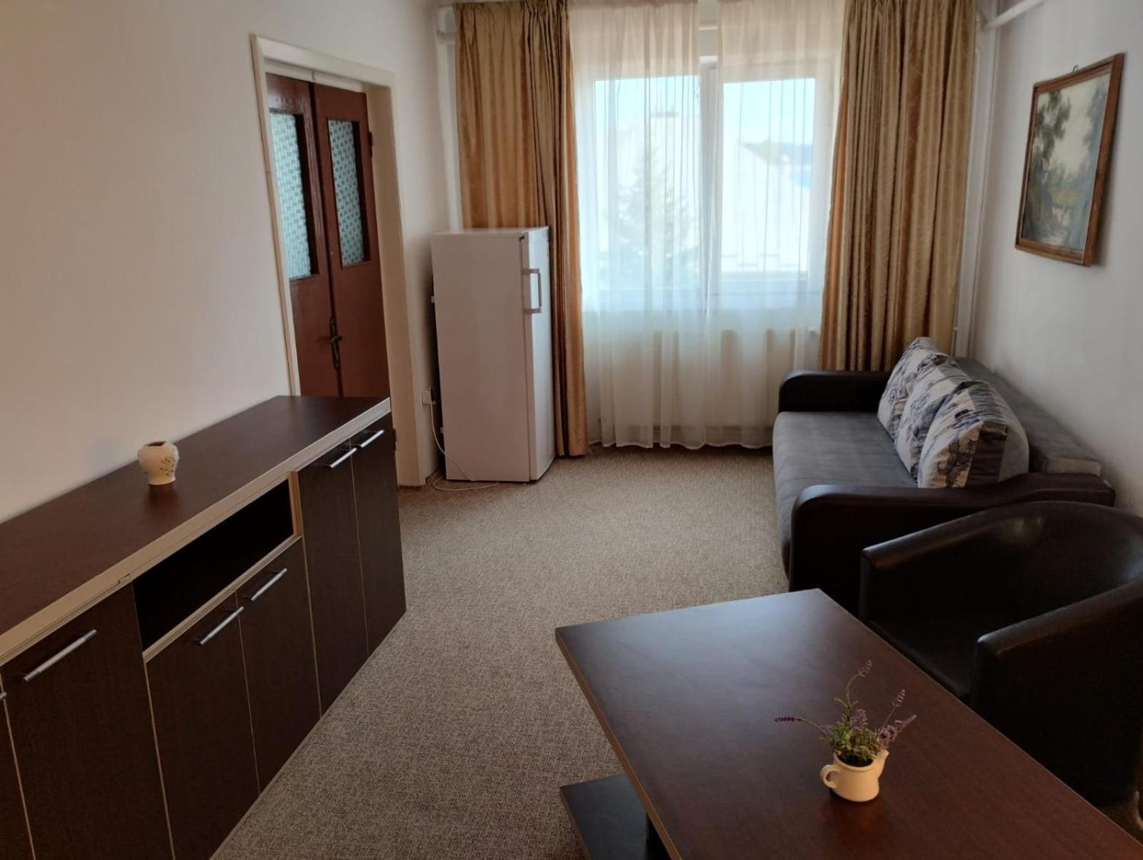 Hotel Turist Pucioasa Luaran gambar