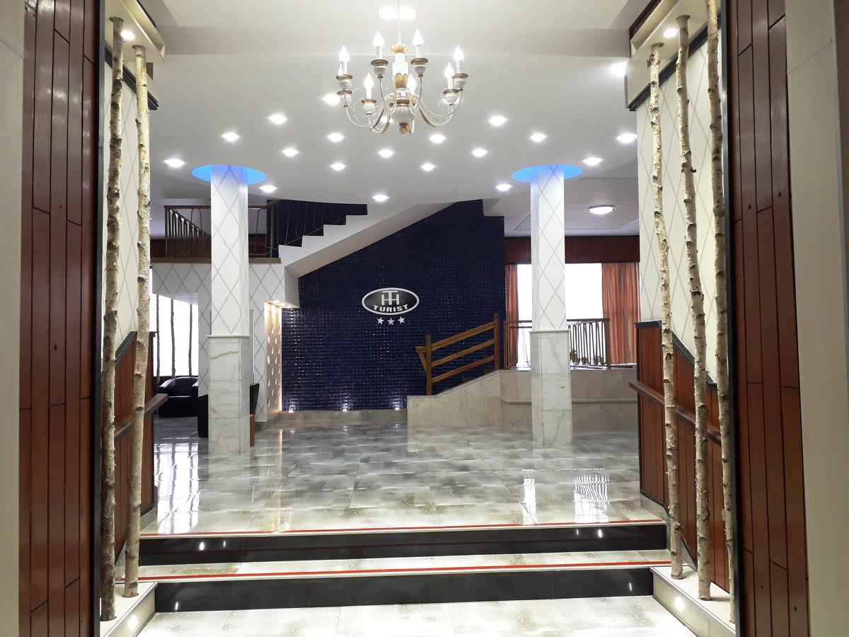 Hotel Turist Pucioasa Luaran gambar